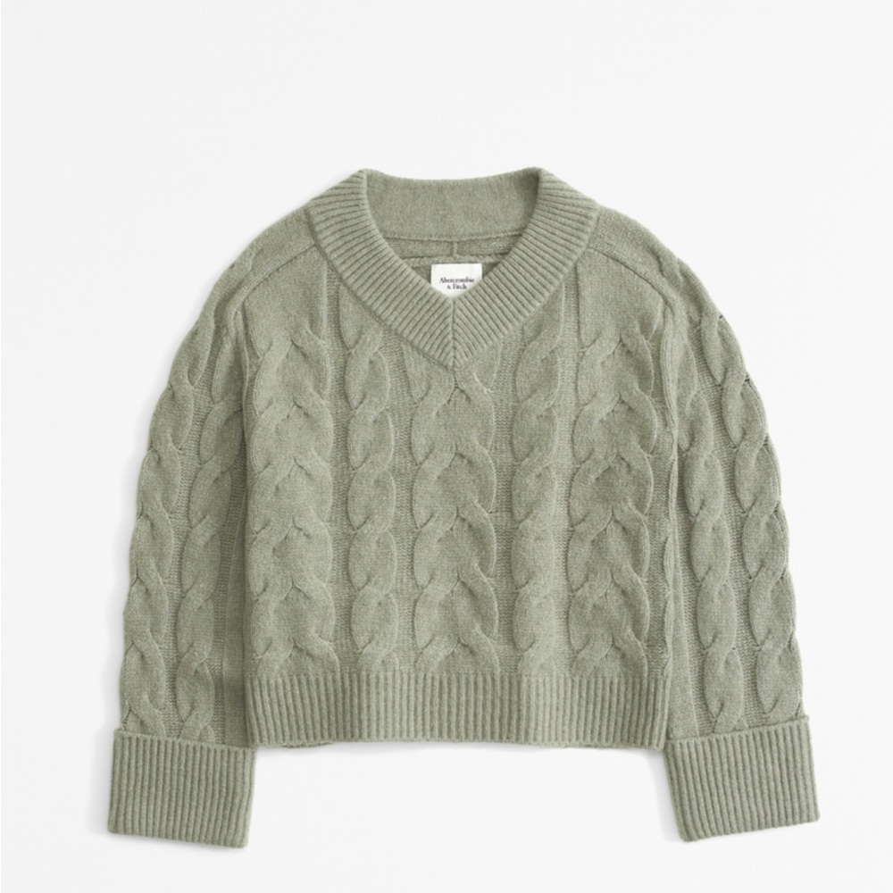 Abercrombie and Fitch - Cable Knit V-Neck Sweater - Green